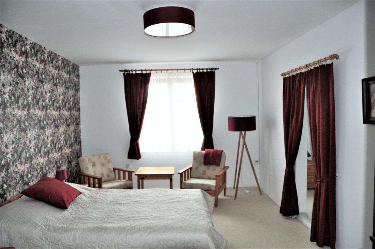 Folwark Goscino-Dwor Bed & Breakfast エクステリア 写真