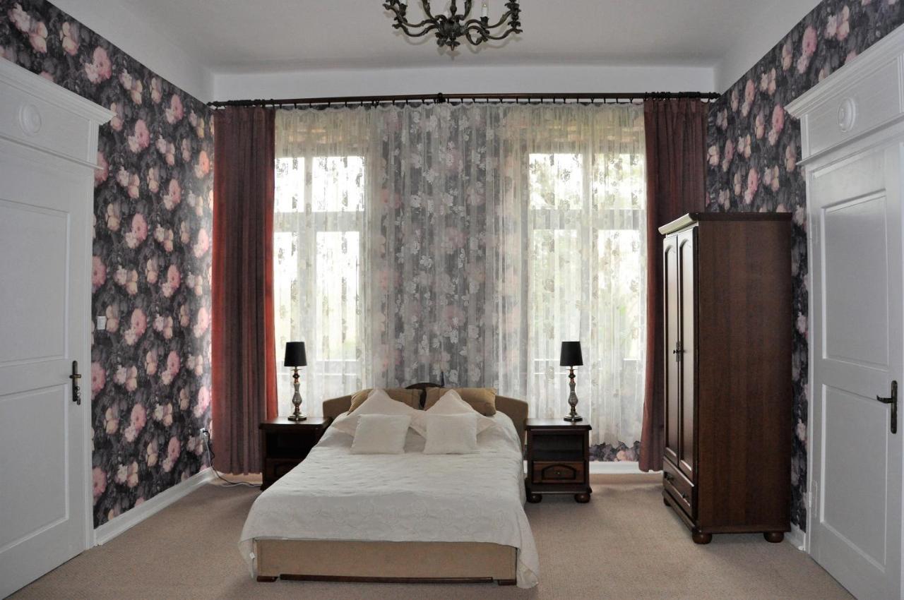 Folwark Goscino-Dwor Bed & Breakfast エクステリア 写真
