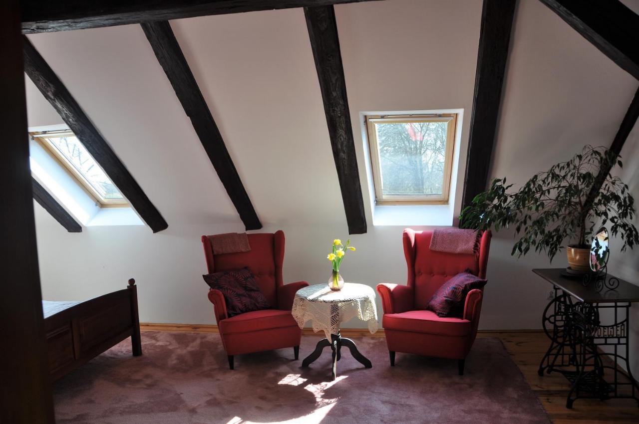 Folwark Goscino-Dwor Bed & Breakfast エクステリア 写真