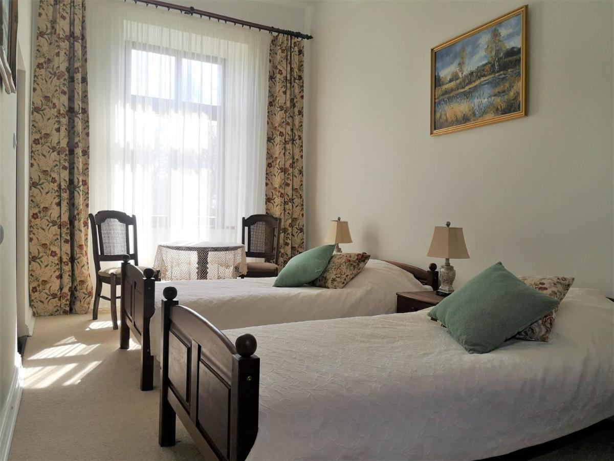 Folwark Goscino-Dwor Bed & Breakfast エクステリア 写真