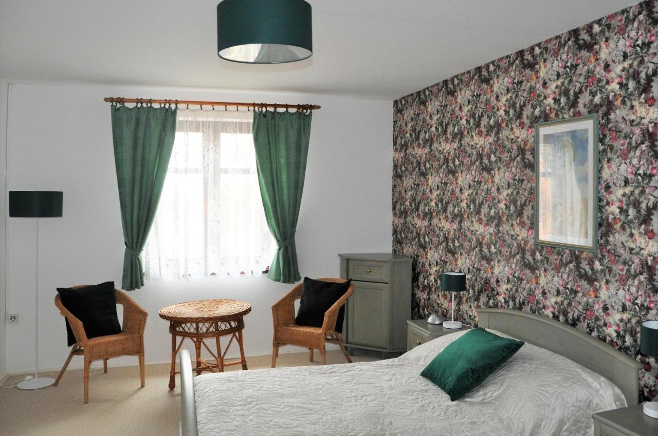 Folwark Goscino-Dwor Bed & Breakfast エクステリア 写真