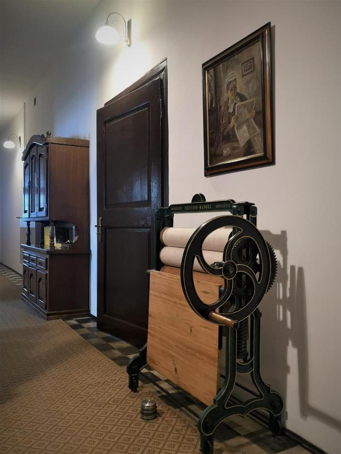 Folwark Goscino-Dwor Bed & Breakfast エクステリア 写真