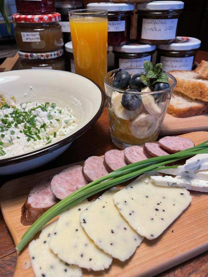 Folwark Goscino-Dwor Bed & Breakfast エクステリア 写真